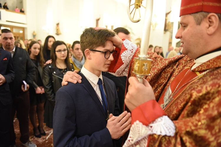 Bierzmowanie w Łososinie Dolnej