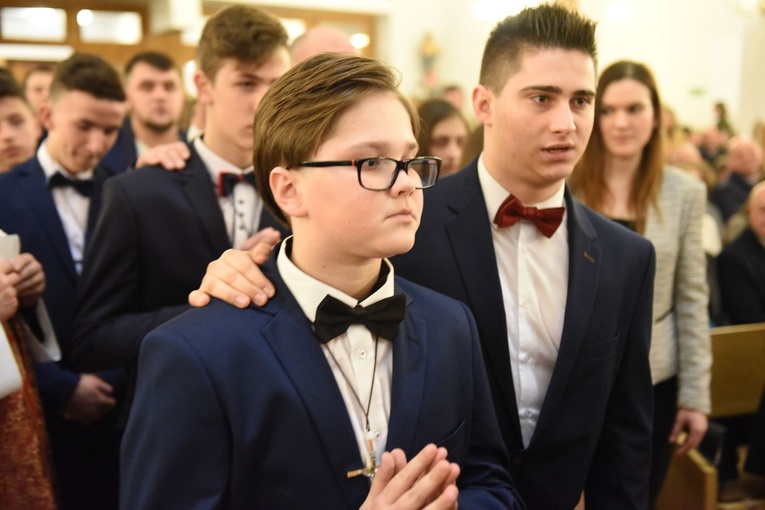 Bierzmowanie w Łososinie Dolnej