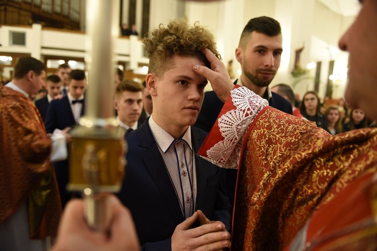 Bierzmowanie w Łososinie Dolnej