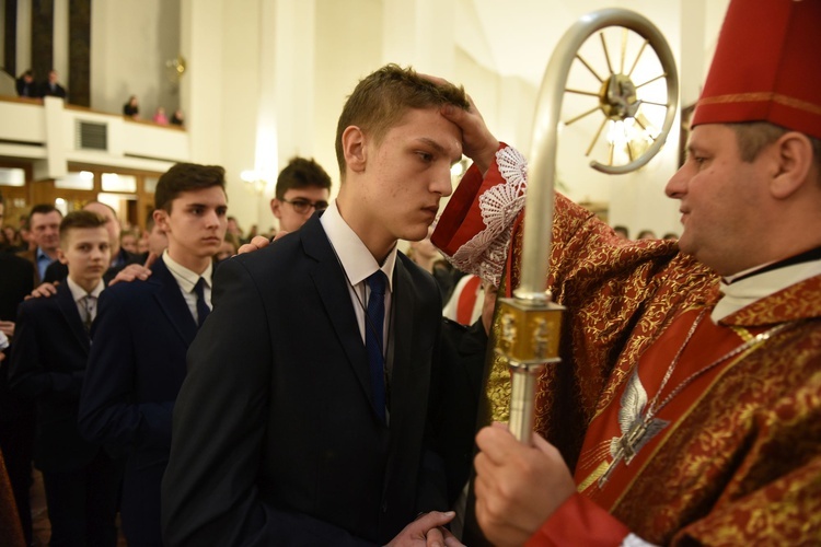 Bierzmowanie w Łososinie Dolnej