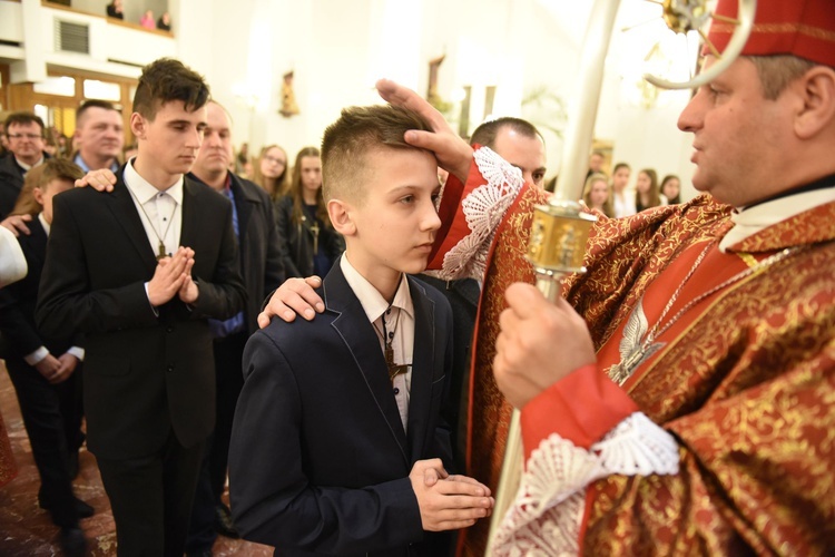Bierzmowanie w Łososinie Dolnej