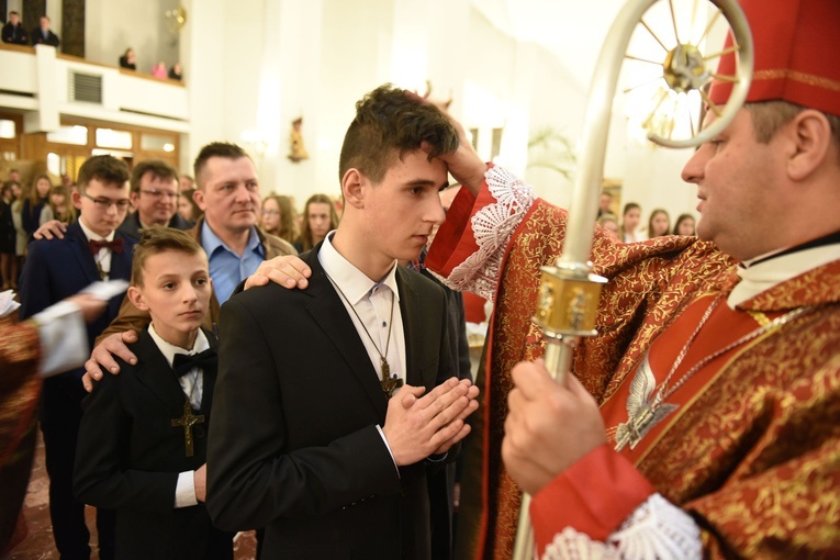 Bierzmowanie w Łososinie Dolnej