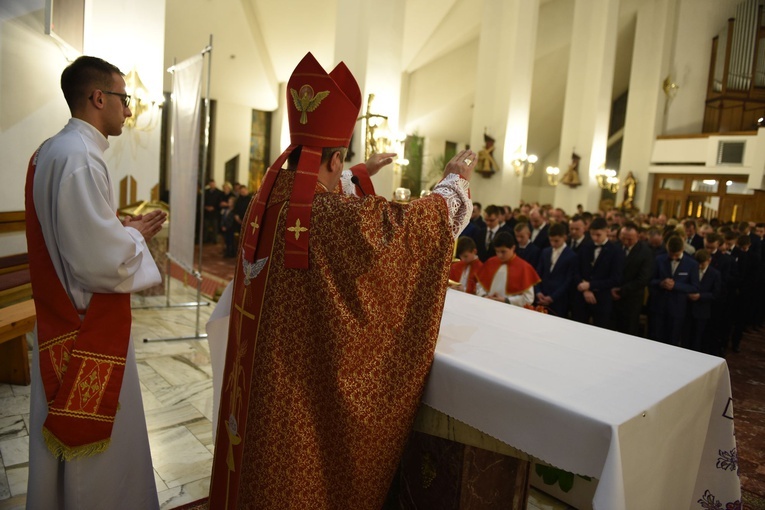 Bierzmowanie w Łososinie Dolnej