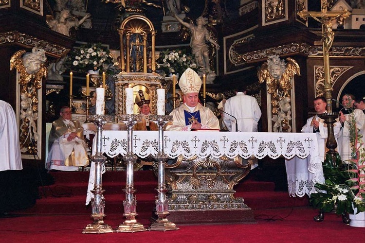 Święcenia i ingres bp Ignacego do katedry świdnickiej - cz. 01.