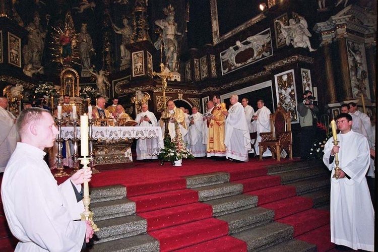 Święcenia i ingres bp Ignacego do katedry świdnickiej - cz. 01.