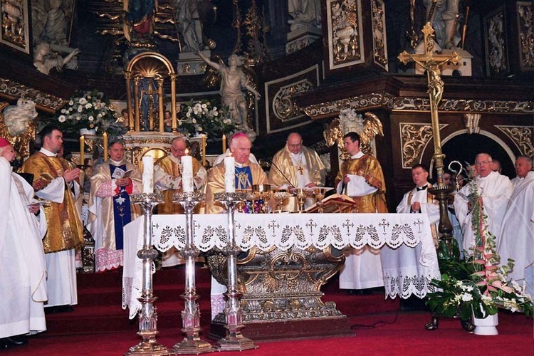 Święcenia i ingres bp Ignacego do katedry świdnickiej - cz. 01.