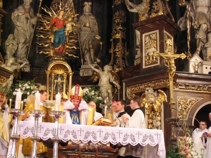Święcenia i ingres bp Ignacego do katedry świdnickiej - cz. 02.