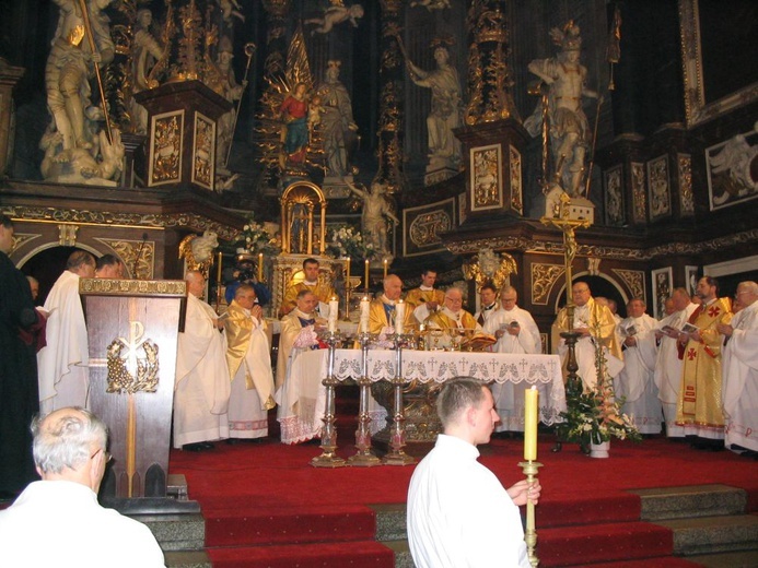 Święcenia i ingres bp Ignacego do katedry świdnickiej - cz. 02.