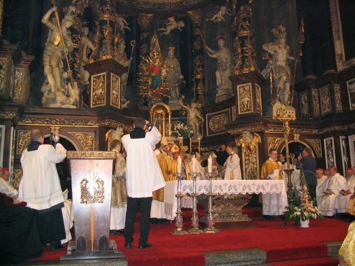 Święcenia i ingres bp Ignacego do katedry świdnickiej - cz. 02.