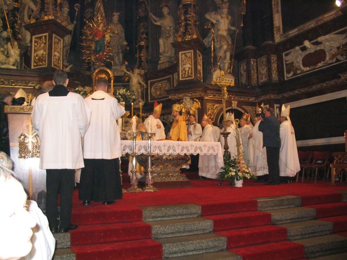 Święcenia i ingres bp Ignacego do katedry świdnickiej - cz. 02.