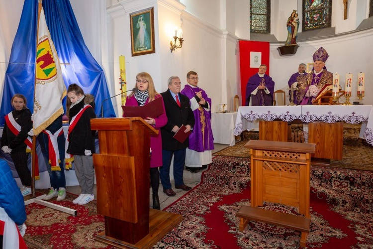 Pośmiertne nadanie honorowego obywatelstwa ks. Józefowi Sikorze.