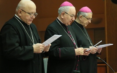 Lubelscy biskupi na konferencji dziekanów, podczas której zapadła decyzja o zwołaniu synodu.