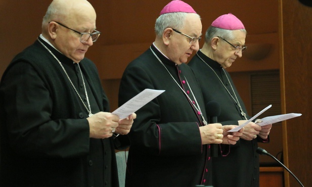 Lubelscy biskupi na konferencji dziekanów, podczas której zapadła decyzja o zwołaniu synodu.