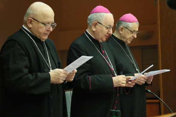 Lubelscy biskupi na konferencji dziekanów, podczas której zapadła decyzja o zwołaniu synodu.