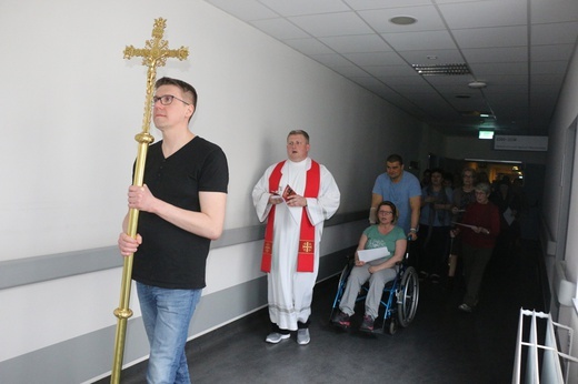 Droga Krzyżowa korytarzami szpitala im. T. Marciniaka