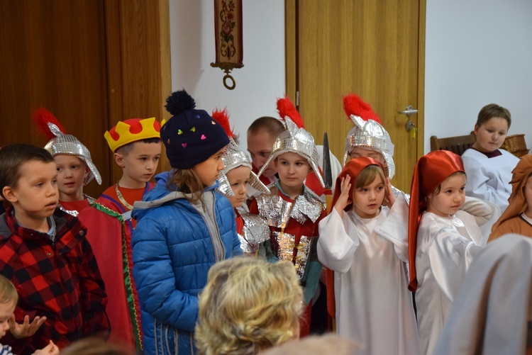 Misterium Męki Pańskiej w przedszkolu św. Rodziny w Skierniewicach