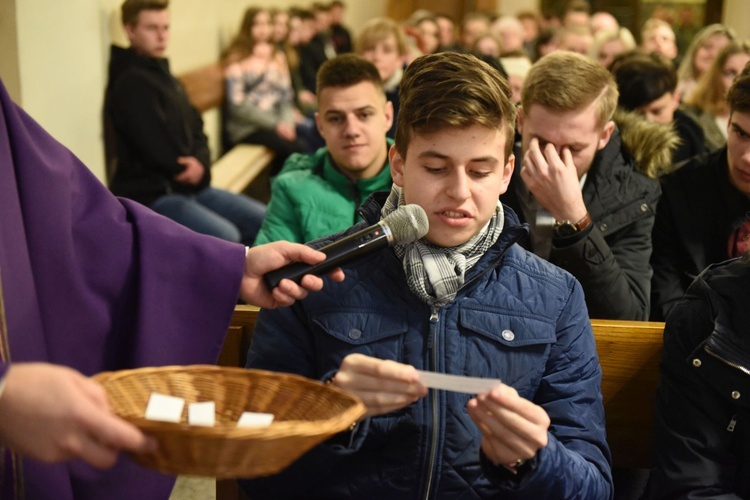 Dekanalne spotkanie młodych w Maszkienicach