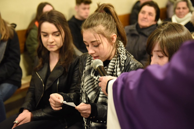 Dekanalne spotkanie młodych w Maszkienicach