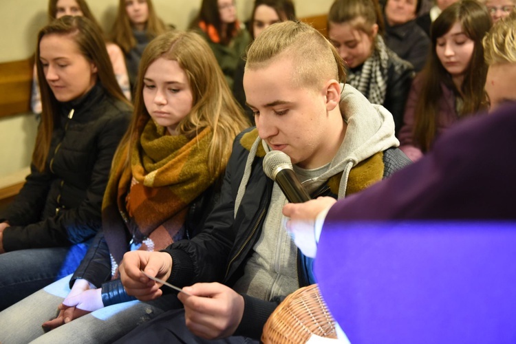 Dekanalne spotkanie młodych w Maszkienicach