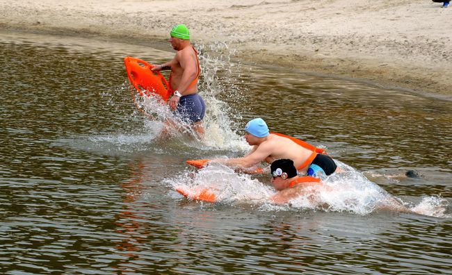 Koniec zimowego pływania.