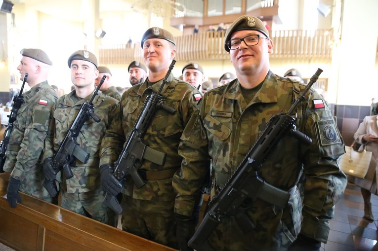 Żołnierska Msza św. w Ostrowcu Świętokrzyskim.