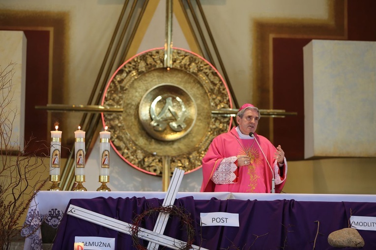 Żołnierska Msza św. w Ostrowcu Świętokrzyskim.