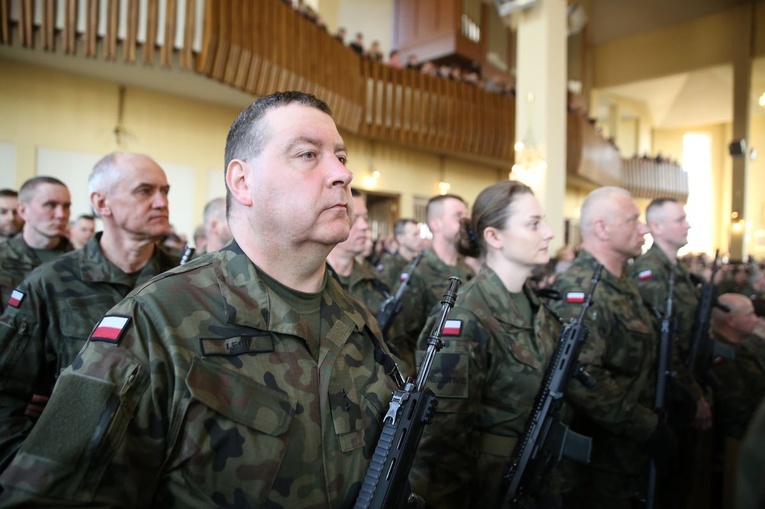 Żołnierska Msza św. w Ostrowcu Świętokrzyskim.