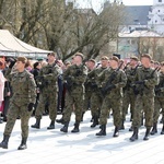 Przysięga terytorialsów na ostrowieckim Rynku