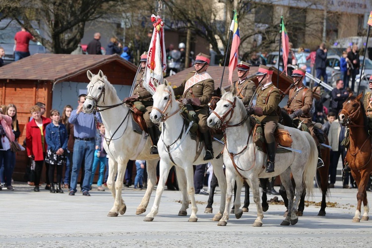 Przysięga terytorialsów na ostrowieckim Rynku