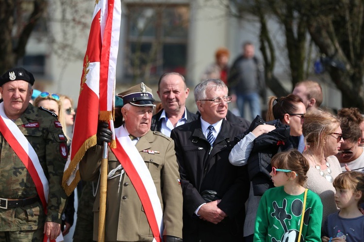 Przysięga terytorialsów na ostrowieckim Rynku