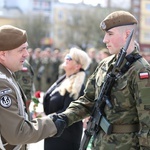 Przysięga terytorialsów na ostrowieckim Rynku