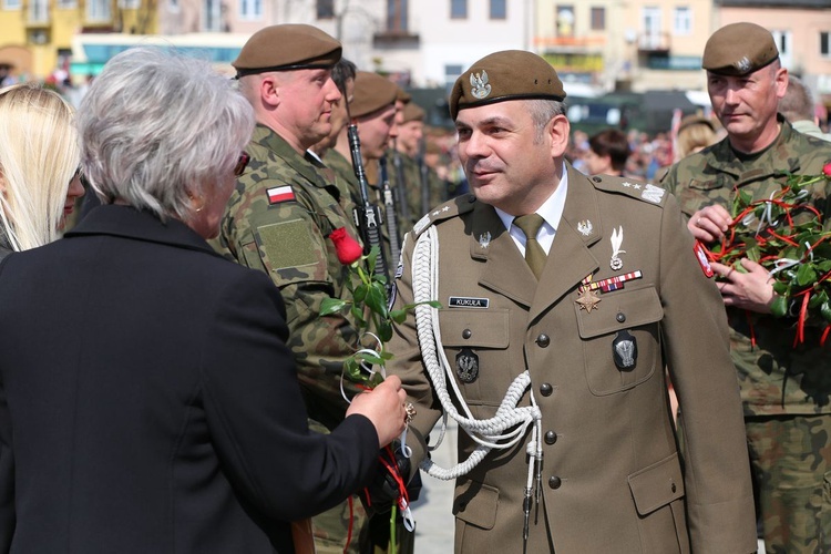 Przysięga terytorialsów na ostrowieckim Rynku