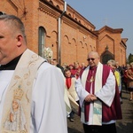 Wprowadzenie relikwii dzieci fatimskich do parafii w Mąkolicach