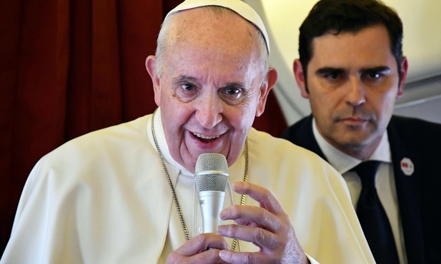 Franciszek w samolocie o relacjach z islamem, migrantach, grzechach duchowieństwa
