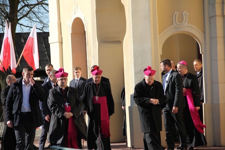 Prezydent Rzeczypospolitej Polskiej w sanktuarium Matki Bożej Cierpliwie Słuchającej w Rokitnie 