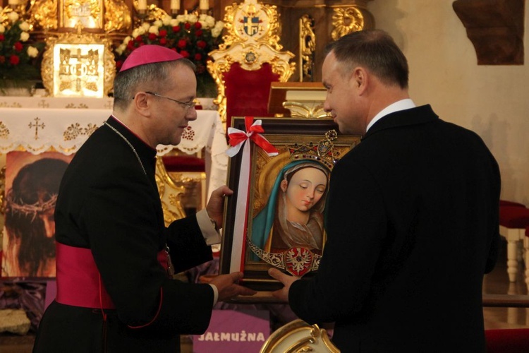 Prezydent Rzeczypospolitej Polskiej w sanktuarium Matki Bożej Cierpliwie Słuchającej w Rokitnie 