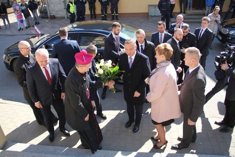 Prezydent Rzeczypospolitej Polskiej w sanktuarium Matki Bożej Cierpliwie Słuchającej w Rokitnie 