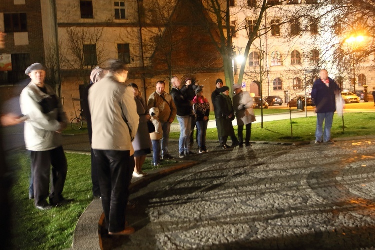 Legniczanie w rocznicę śmierci papieża