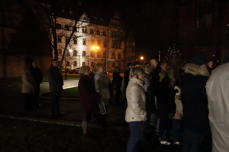 Legniczanie w rocznicę śmierci papieża