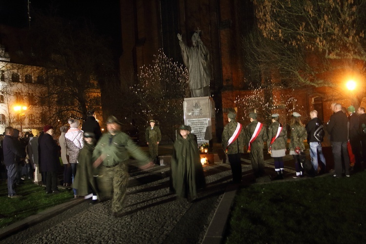 Legniczanie w rocznicę śmierci papieża