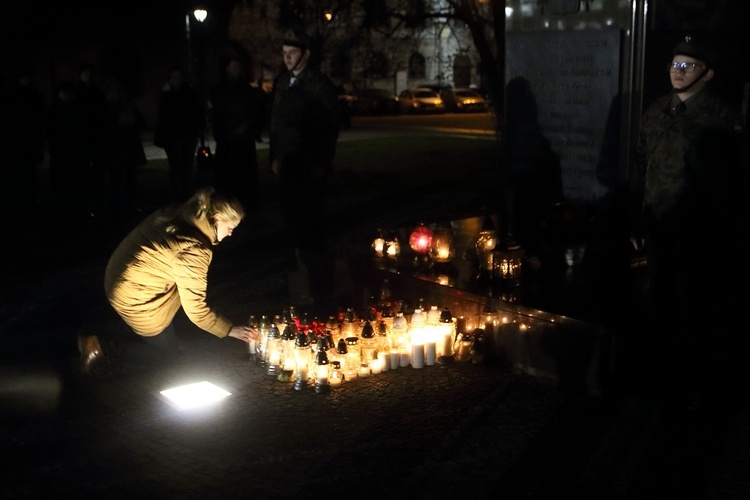 Legniczanie w rocznicę śmierci papieża