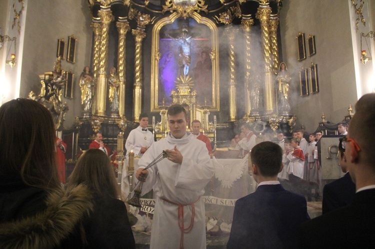 Bierzmowanie w kościele św. Jakuba w Tuchowie