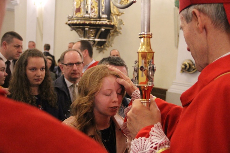 Bierzmowanie w kościele św. Jakuba w Tuchowie