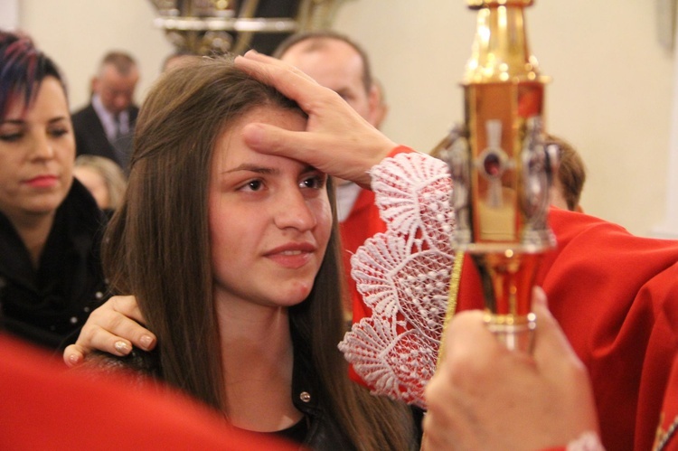 Bierzmowanie w kościele św. Jakuba w Tuchowie