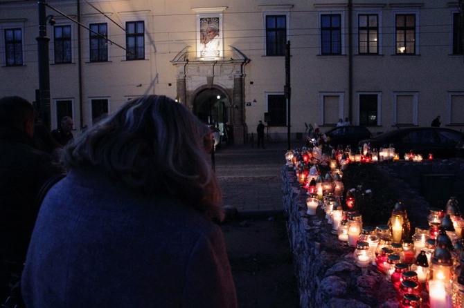 14. rocznica śmierci Jana Pawła II na Franciszkańskiej 3