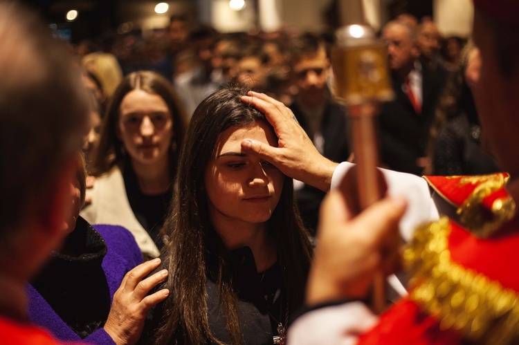 Bierzmowanie w kościele kolejowym - cz. 2