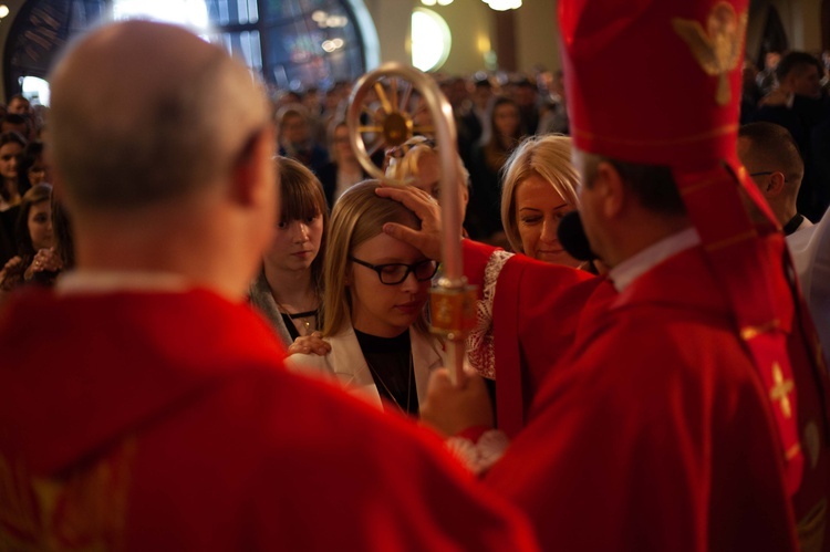 Nowy Sącz. Bierzmowanie u Niepokalanej - cz. 1 