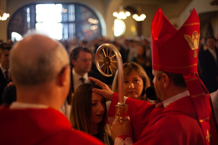 Nowy Sącz. Bierzmowanie u Niepokalanej - cz. 1 