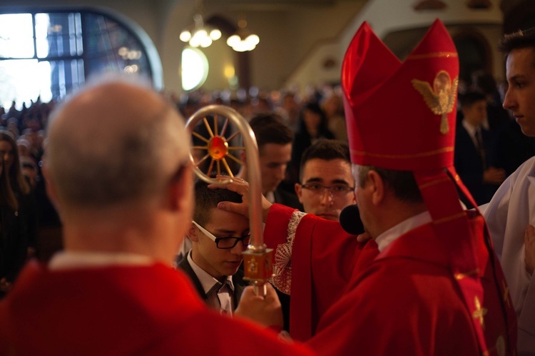 Nowy Sącz. Bierzmowanie u Niepokalanej - cz. 1 