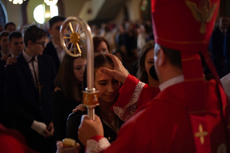 Nowy Sącz. Bierzmowanie u Niepokalanej - cz. 1 